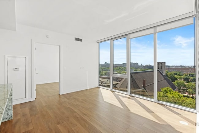 Photo - 296 W Hill St