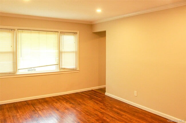 Photo - 121 Nassau Blvd