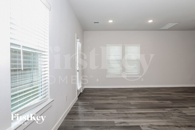 333 N Centro Cir