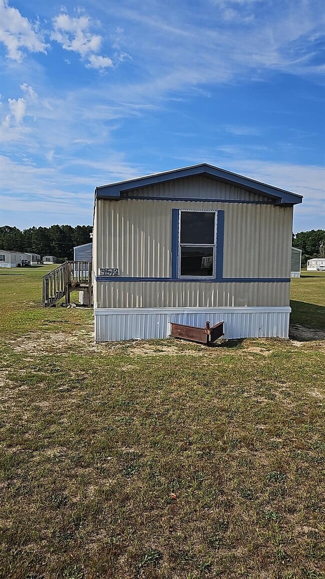 Building Photo - 1512 Thomas Dr