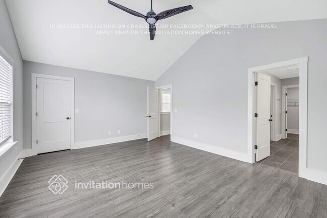 Photo - 240 Founders Ln