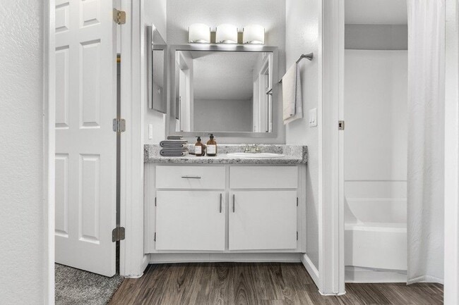 1BR, 1BA - 588SF - Bedroom
