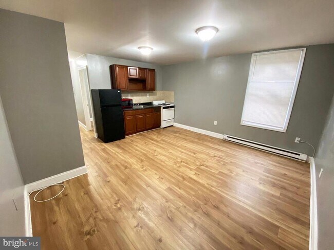 1934 W Ontario St Unidad 3RD FL