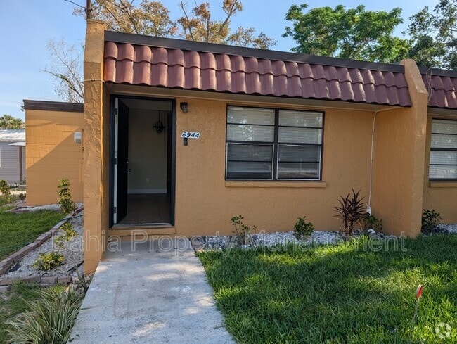 Building Photo - 8944 Temple Terrace Hwy Rental