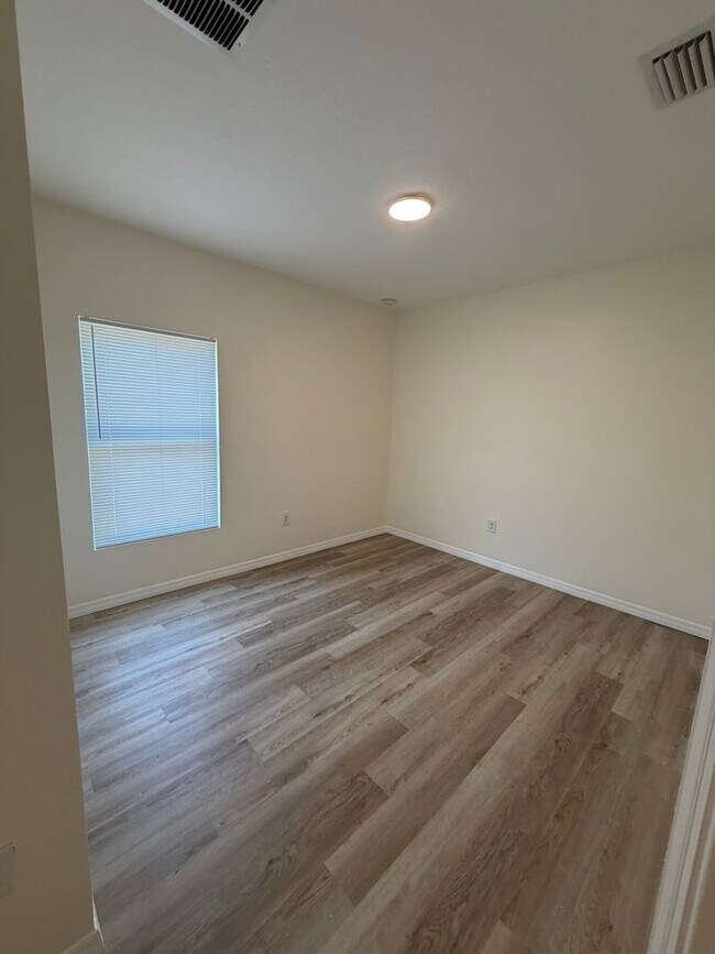 Photo - PRIVATE LANDLORD -LIKE NEW RENTAL HOME