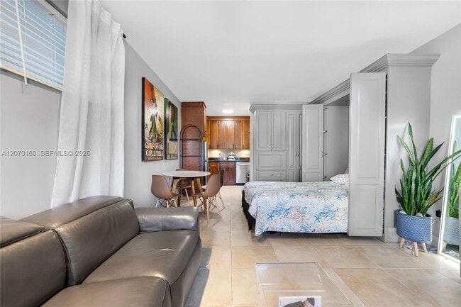 Photo - 2445 Lake Pancoast Dr Unidad 4
