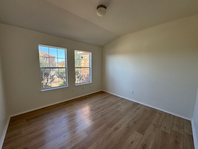 Photo - 6206 Taree Loop