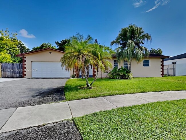 Photo - 17305 SW 107th Ct Casa