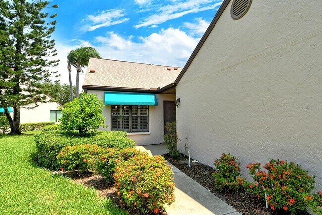 6041 Clubside Dr
