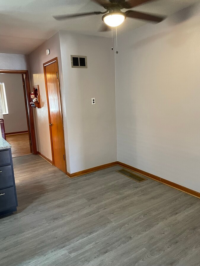 Photo - 4994 Fyler Ave