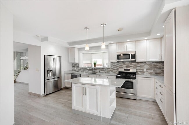Photo - 1-91 B 140 St