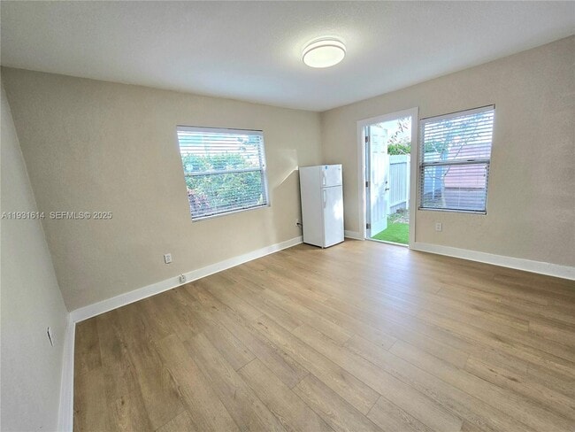 Photo - 13340 NE 16th Ave Unidad 0