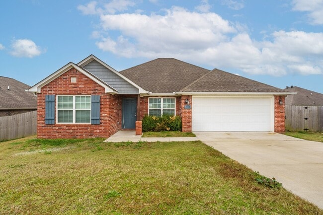 Building Photo - Newly updated home