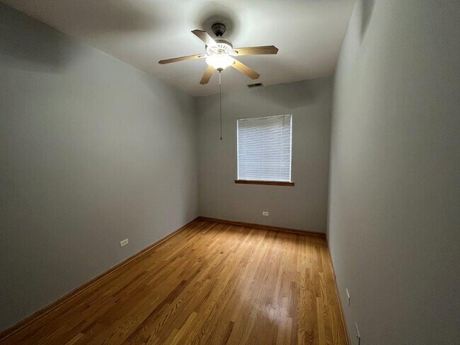 Photo - 1918 W Cermak Rd Unidad 3F