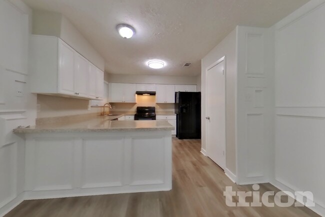 Photo - 7331 Millbrae Ln
