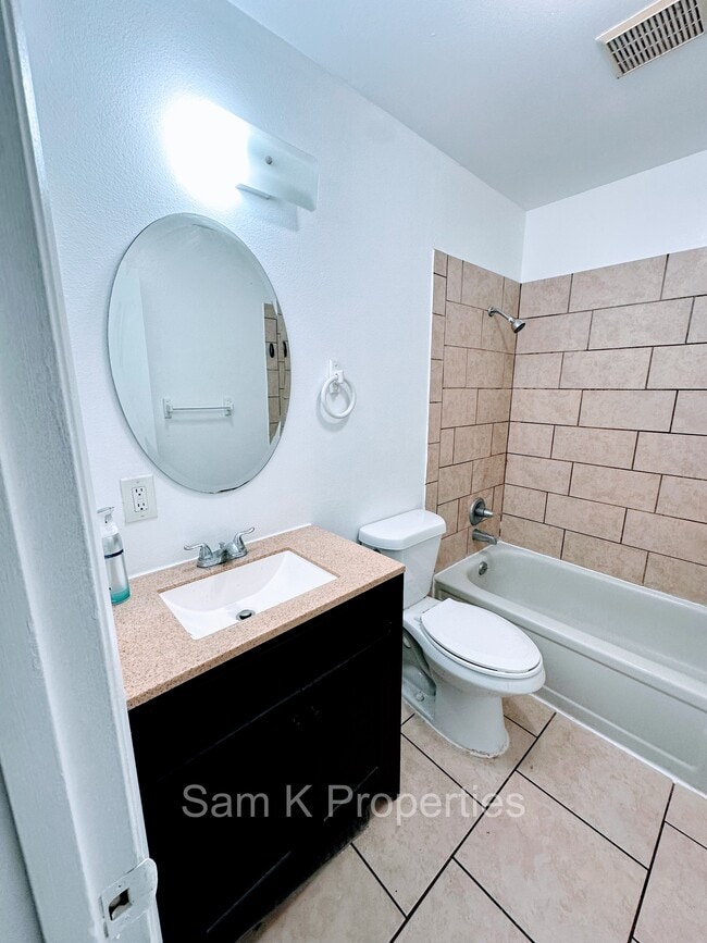 Photo - 331 W Alamo Dr