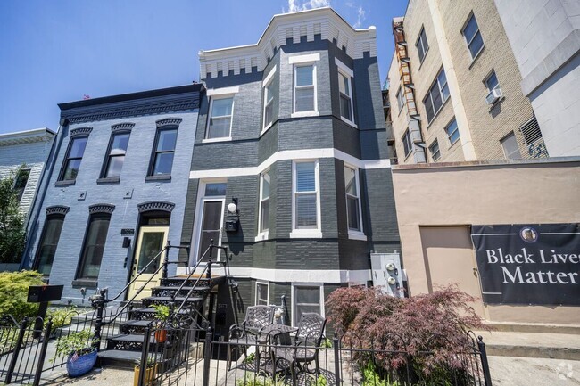 Building Photo - 1928 10th St NW Rental