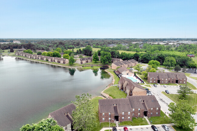 Building Photo - Lake Marina Apartments