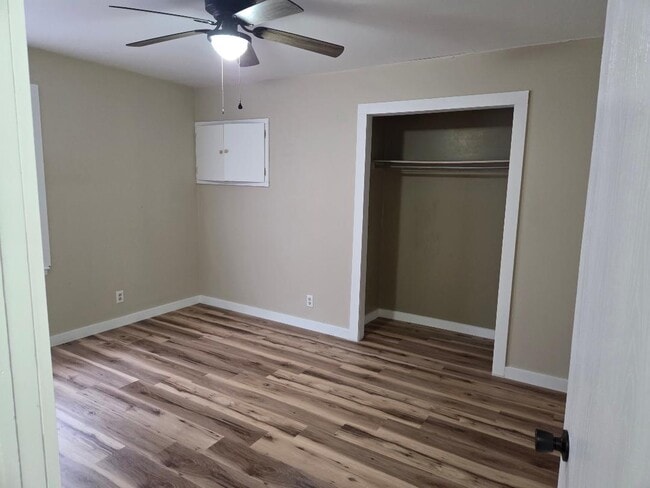 Photo - 720 Fraser St