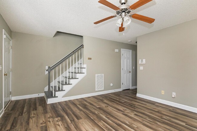 Photo - 1709 Stroll Cir
