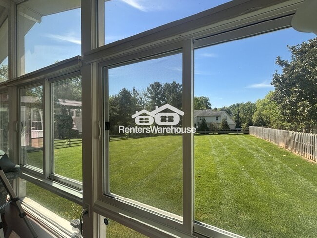 Photo - 10225 Glastonbury Rd