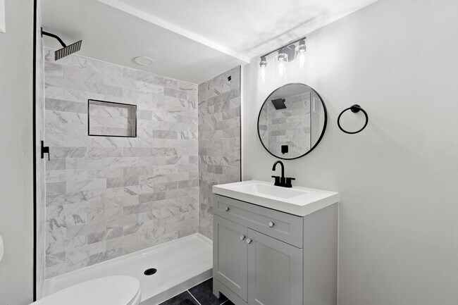 Photo - 135 Lynhaven Dr