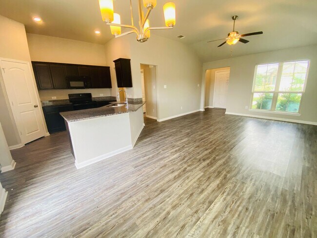 Photo - Charming and well-maintained home in a convenient Temple location