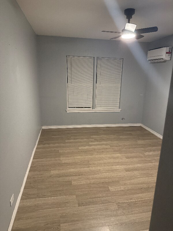 Photo - 2538 W Van St