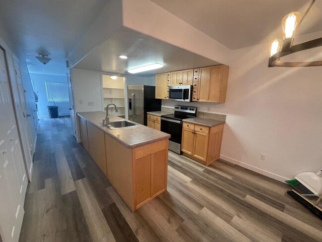 Photo - 254 Beacon Ct