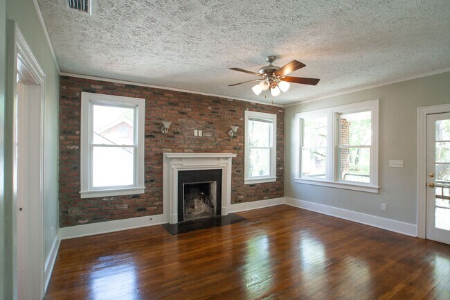 Photo - Quiet, Spacious 2BR/1BA Unit 538 UE - A