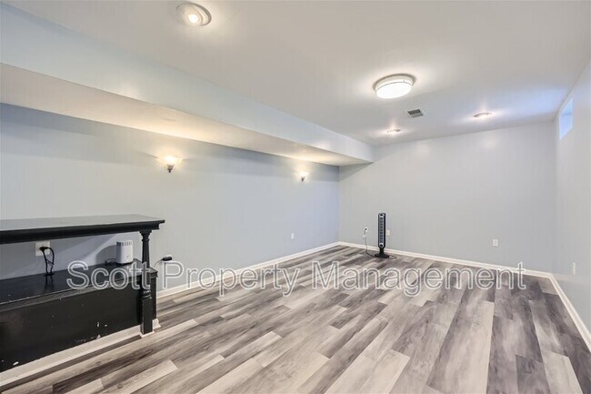 Photo - 813 Lindsey Manor Ln Unidad Basement