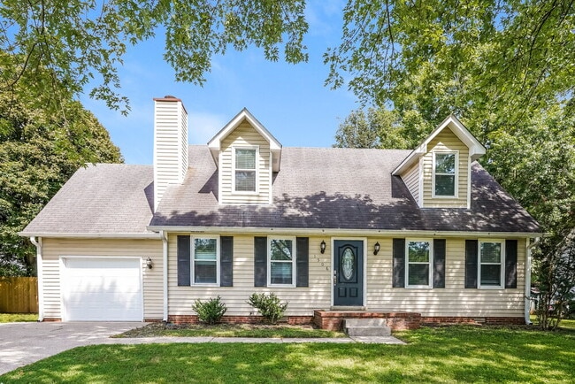 Building Photo - 1506 Ashlawn Dr