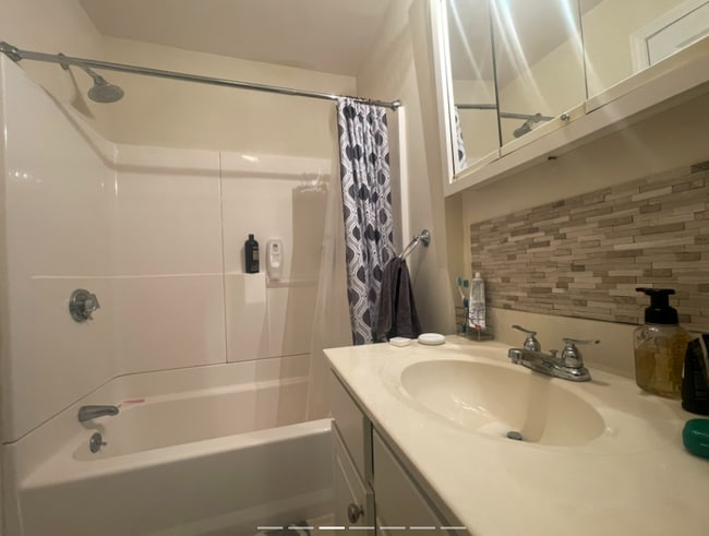 Photo - 1054 Cambridge St