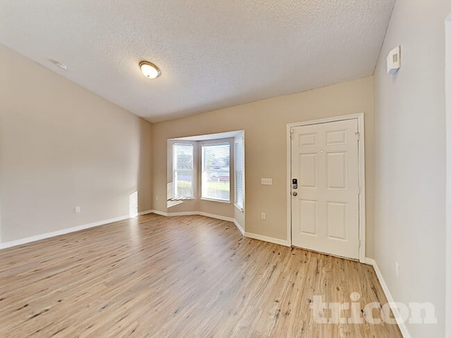 Photo - 13389 Dunbar St