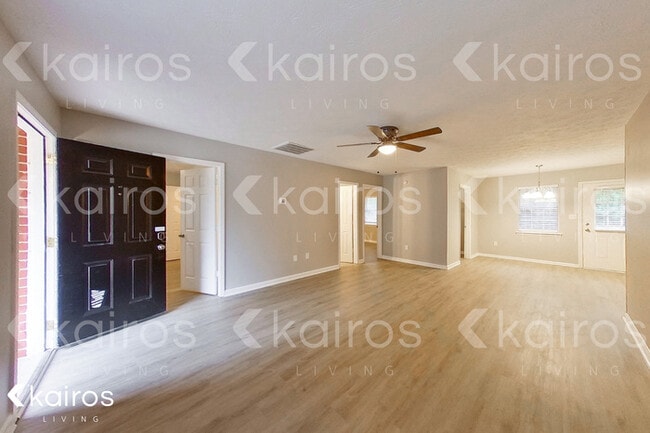 Photo - 301 Beaver Pointe Dr