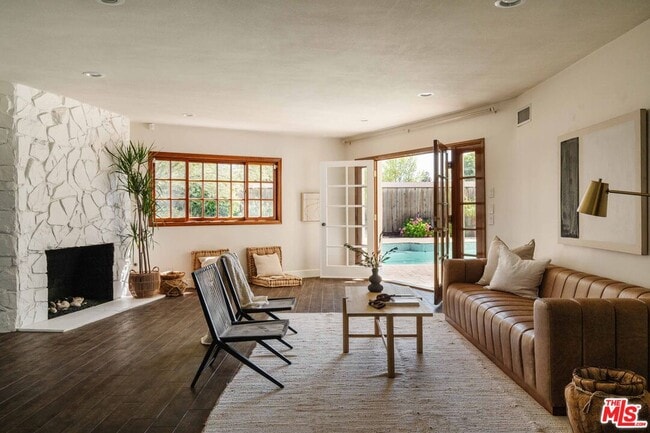 Photo - 5400 Sadring Ave