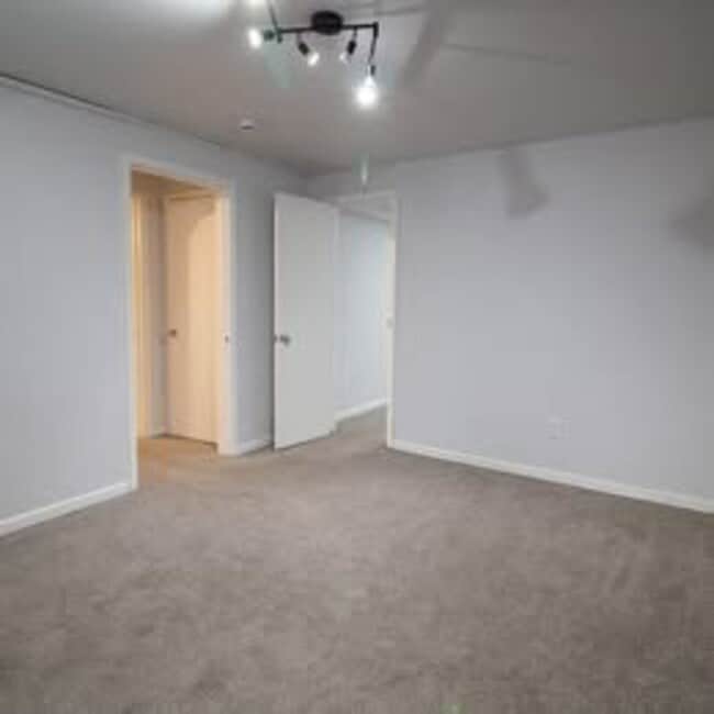 Photo - 101 N Duluth Ave