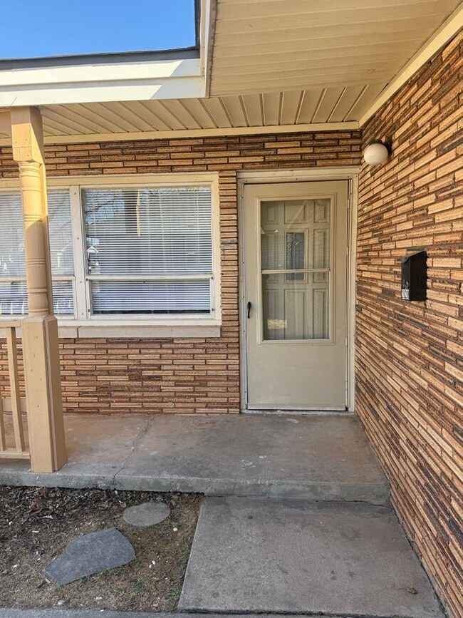 Photo - 4 bed , 1.5 bath , inside laundry, fenced yard, ceramic flooring throughout!