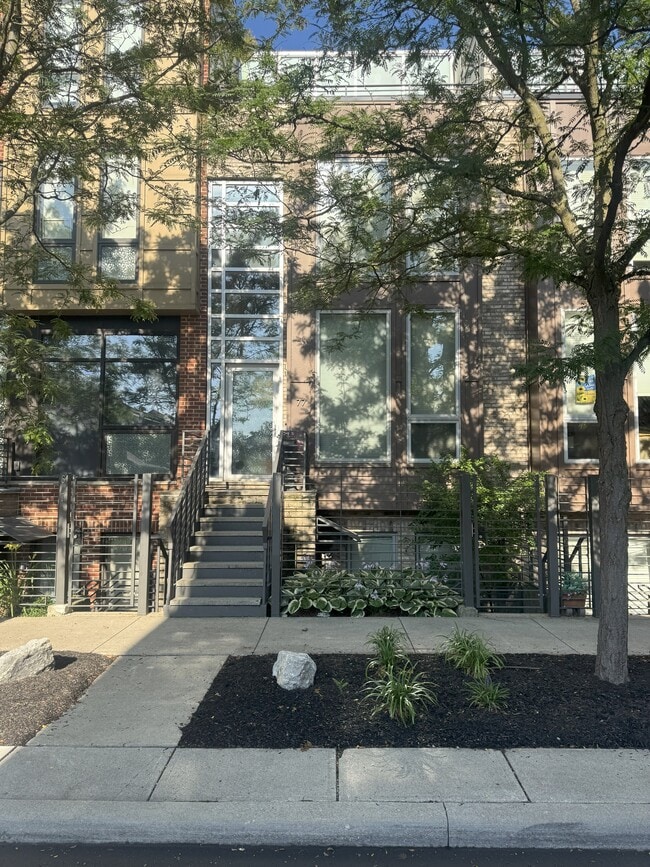 Building Photo - 71 N 5th St Rental