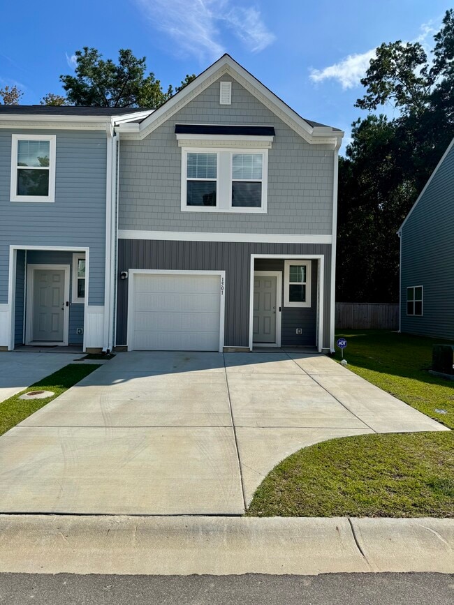 Building Photo - 1501 Scarlett Maple St Rental