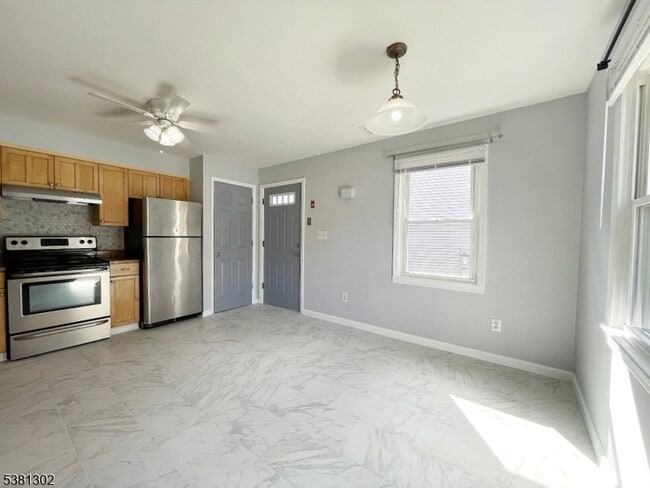 Photo - 31 Lakeside Blvd Unit A