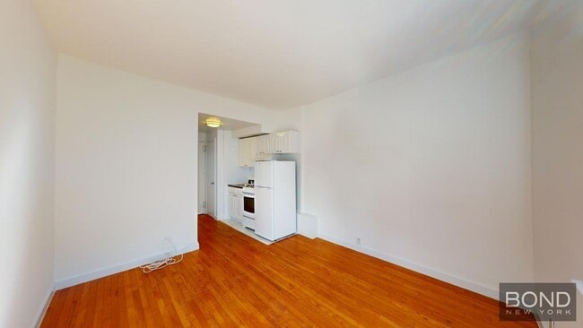 Building Photo - 257 E 61st St Unit 4A Rental