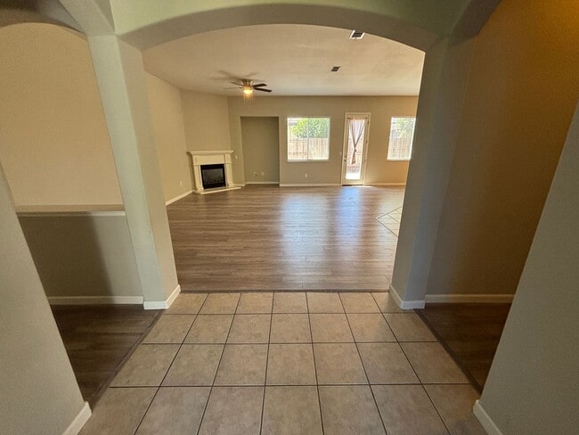 Photo - Beautiful Home with Great Layout in Newton Ranch