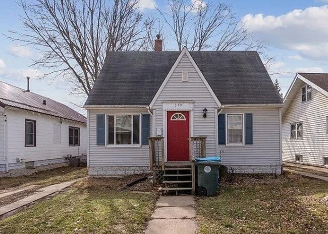 Building Photo - 3 Bedroom House with Large 2 Stall Garage ...