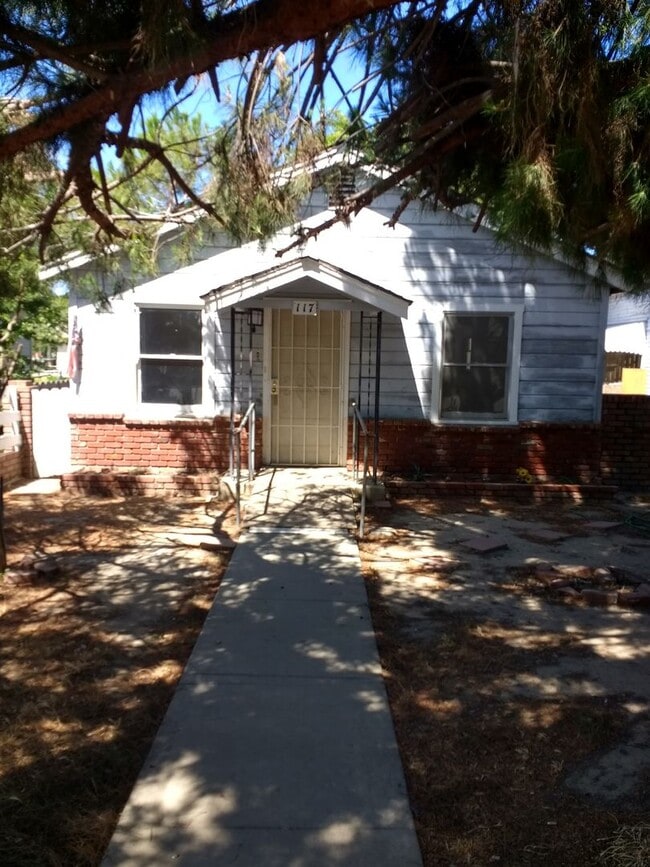 Photo - 2 Br 1 Ba available Now