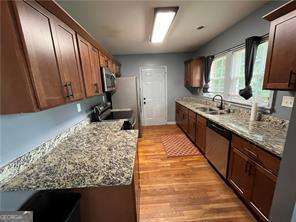 Photo - 280 Holly Rd NW