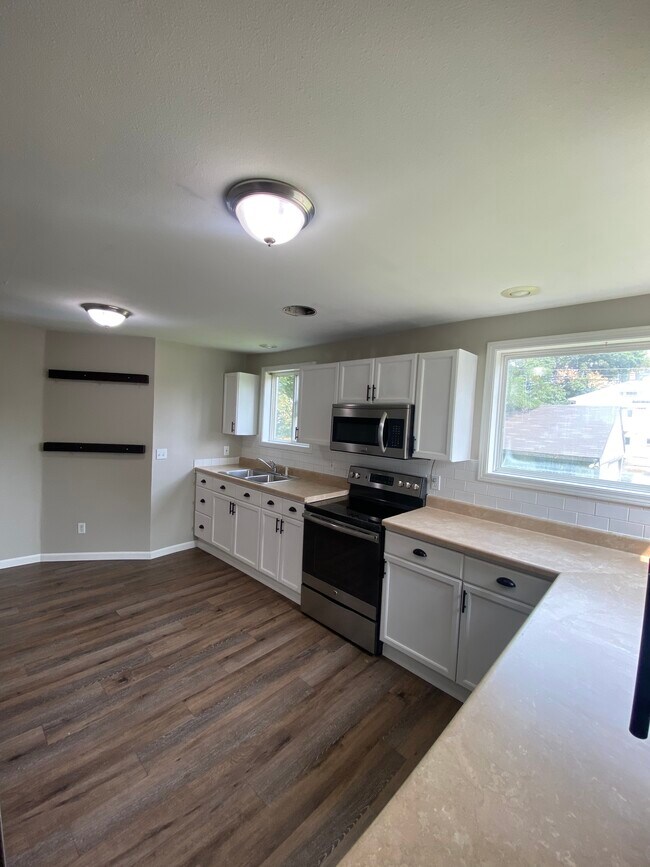 Photo - 1120 W Spofford Ave Unit 1