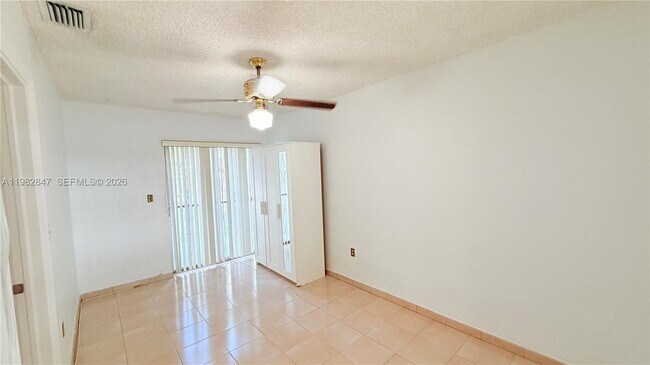 Photo - 3165 W 2nd Ave