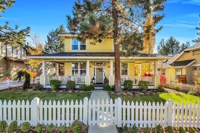 Building Photo - 3 Bed/2.5 Bath In The Heart of NW Crossing - Sacagawea