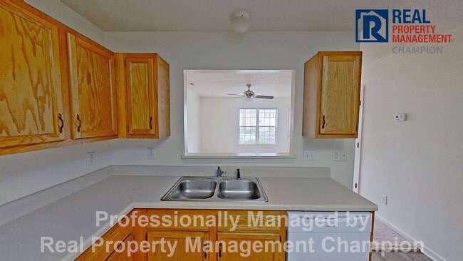 Photo - 2 BD/2.5 BA Townhome with Convenient Jacksonville Location